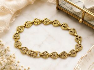 Vintage Gold Plated Filigree Heart Link Bracelet Romantic Cottagecore 7.5”